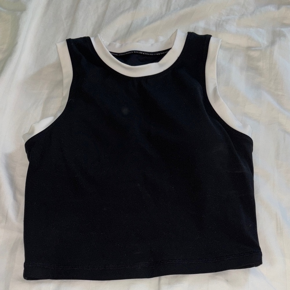 Elite Eleven Black and White Top w built in shelf bra XS